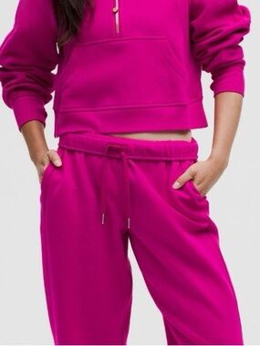 lululemon Scuba Mid Rise Oversized Jogger *Regular (NWT) Ripened Raspberry